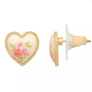 Antique Flower Print Heart Stud Earings NWT